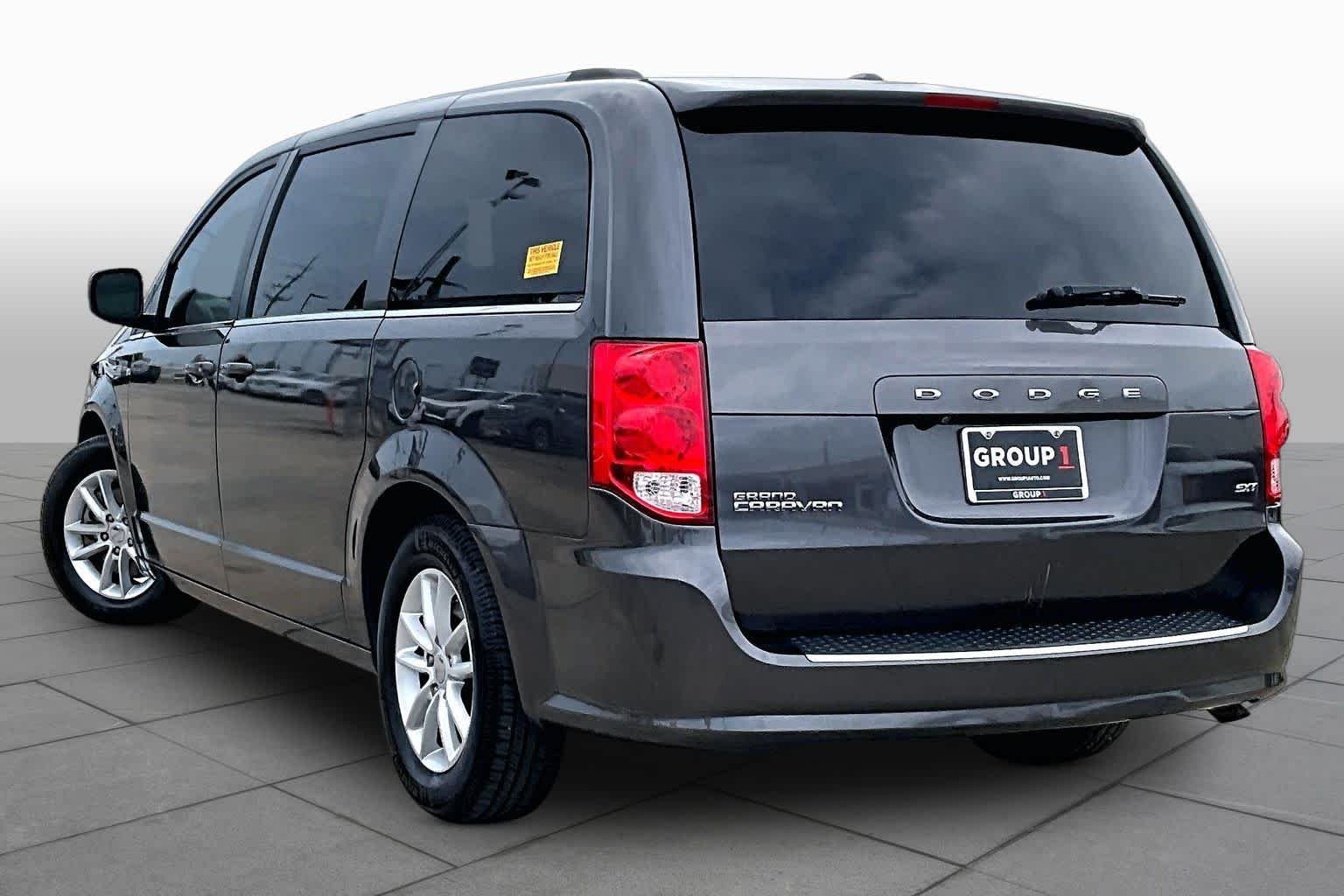 Used 2020 Granite Pearlcoat Dodge SXT image 12