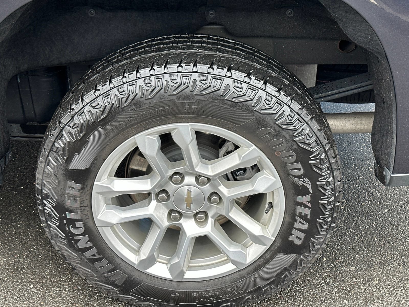 Used 2023 Dark Ash Metallic Chevrolet LT with Z71 Off-Road & Protection Package - Convenience Package - Remote Start - Trailering Package image 11