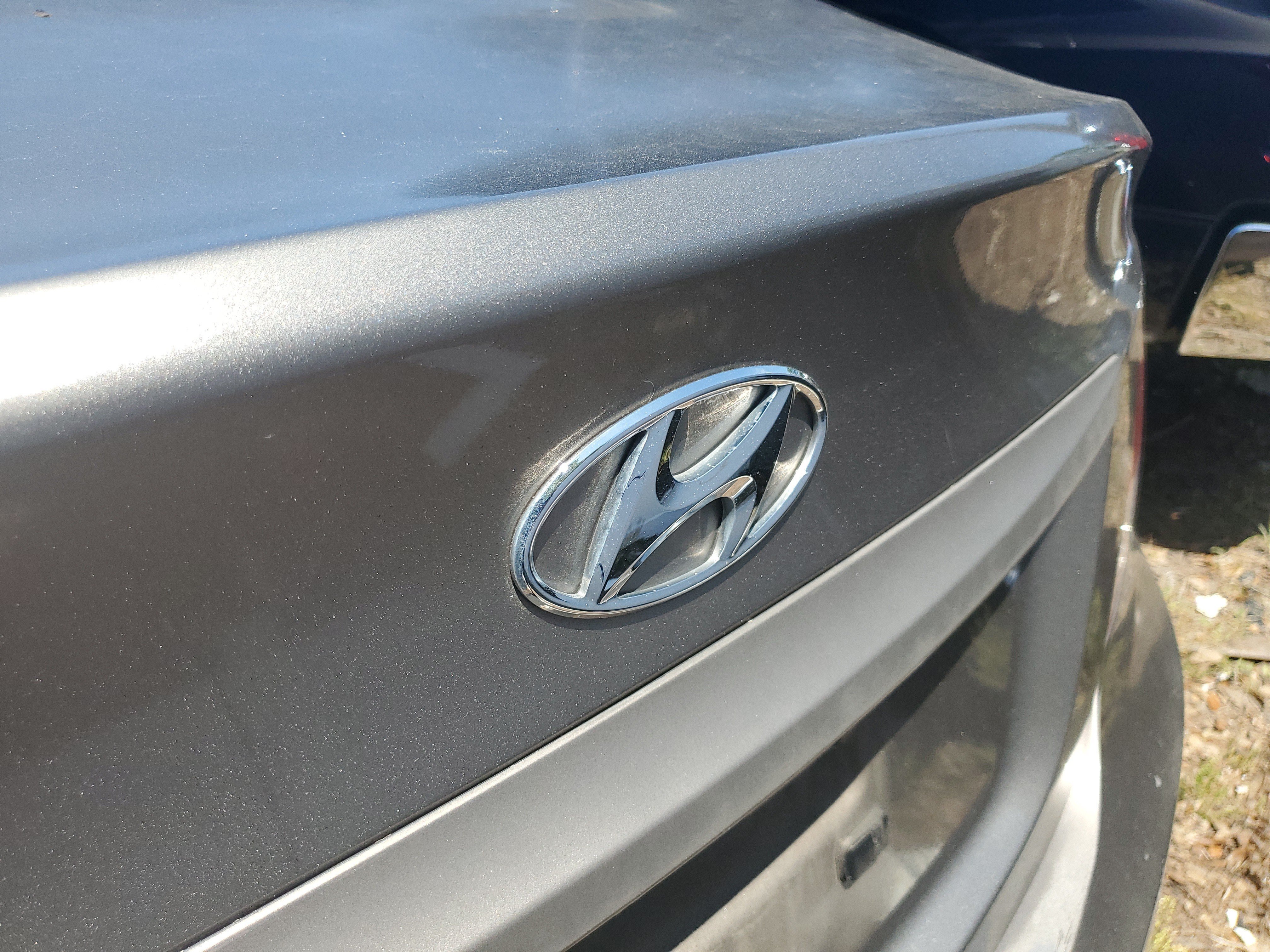 Used 2012 Mocha Bronze Hyundai GLS image 8