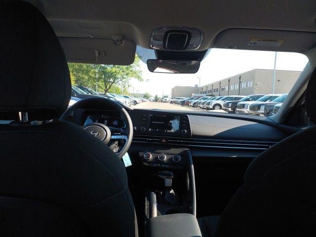 New 2026 White Hyundai SE image 27