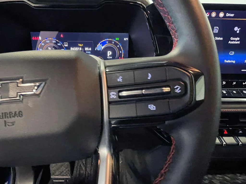 Used 2024 Blue Chevrolet Z71 image 38
