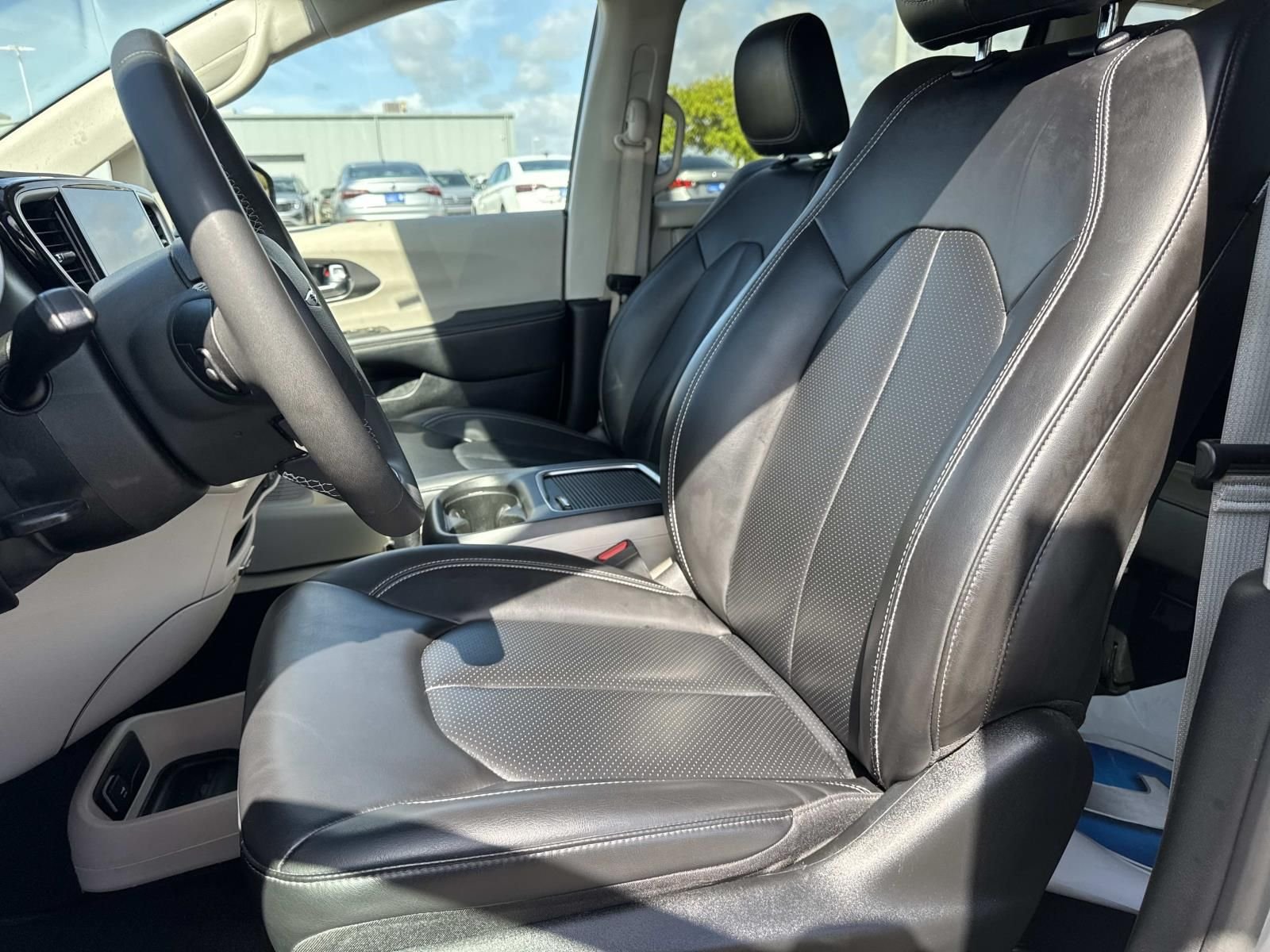 2023 Chrysler Pacifica Touring L - Photo 17