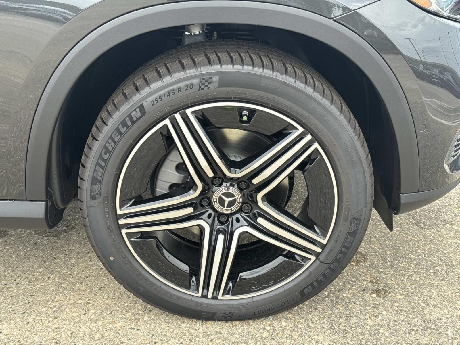 New 2027 Gray Mercedes-Benz GLC 300 image 3