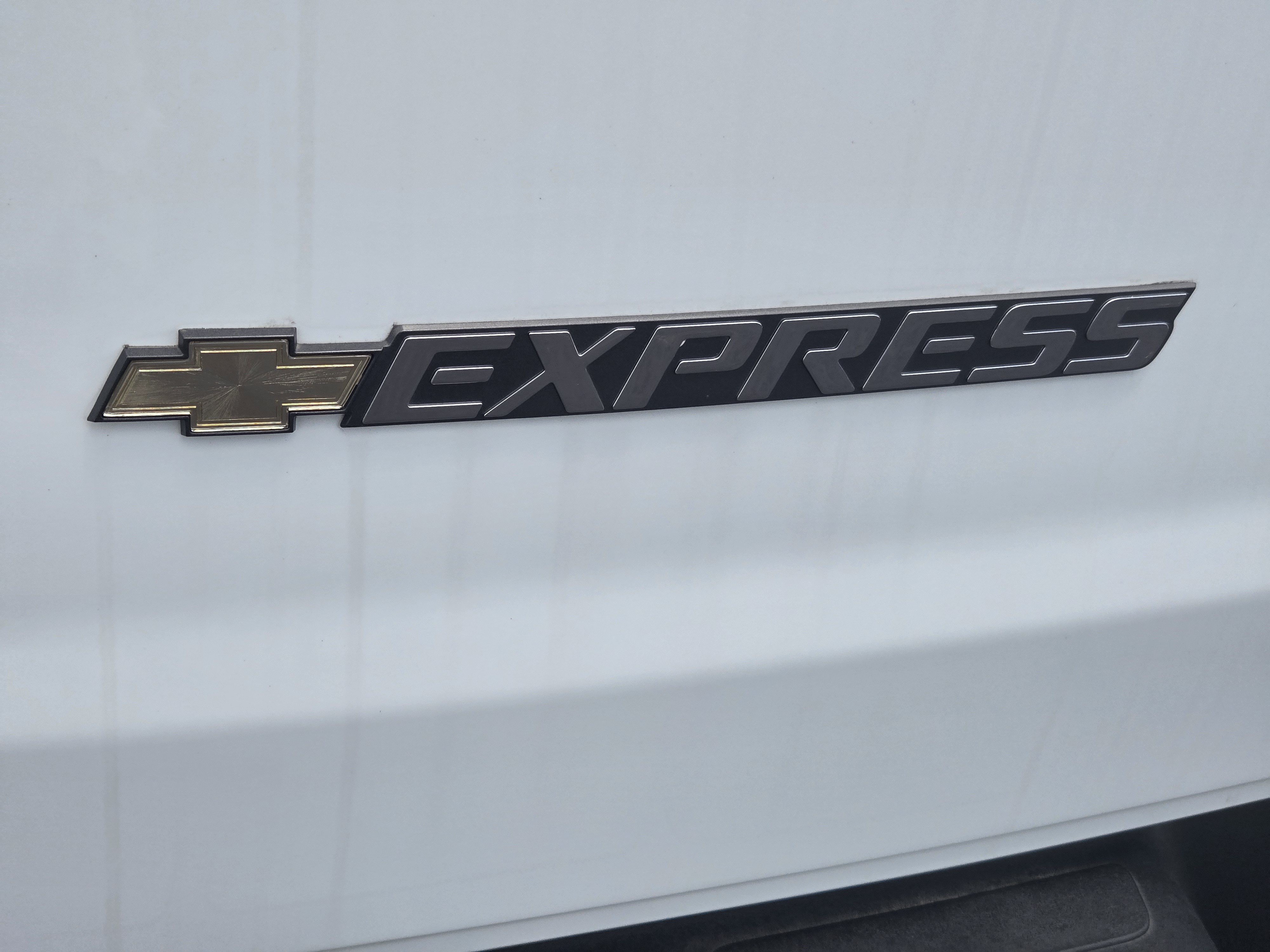 2025 Chevrolet Express Cargo Work Van - Photo 16