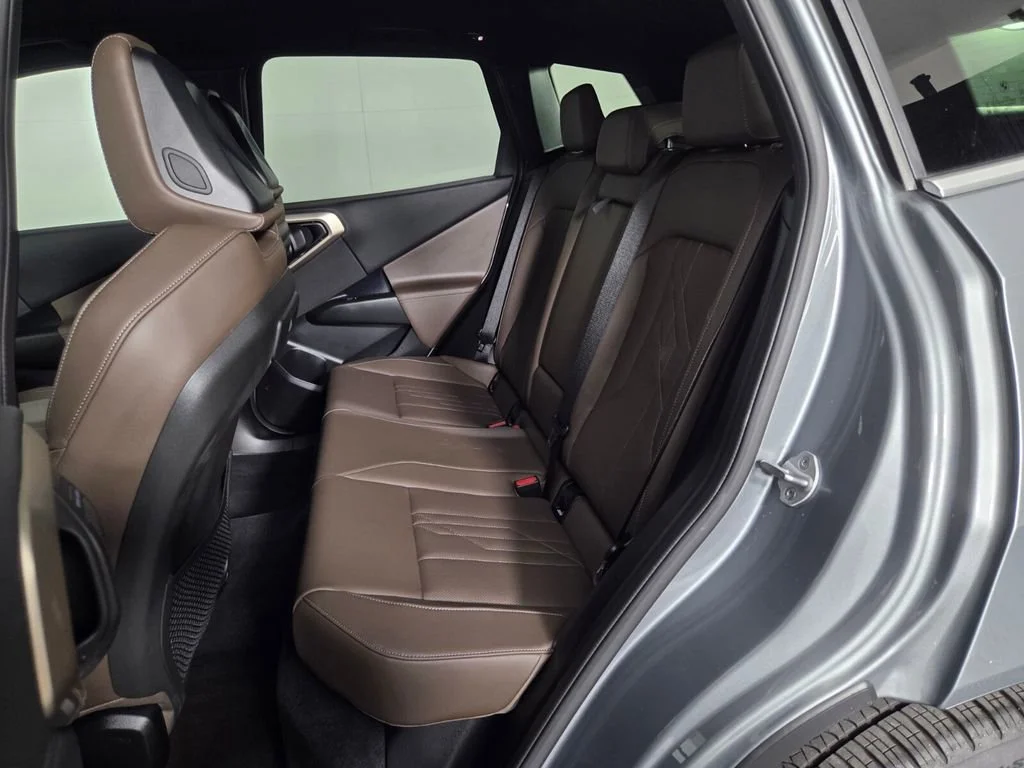 Used 2025 Skyscraper Gray Metallic BMW 30 xDrive image 23