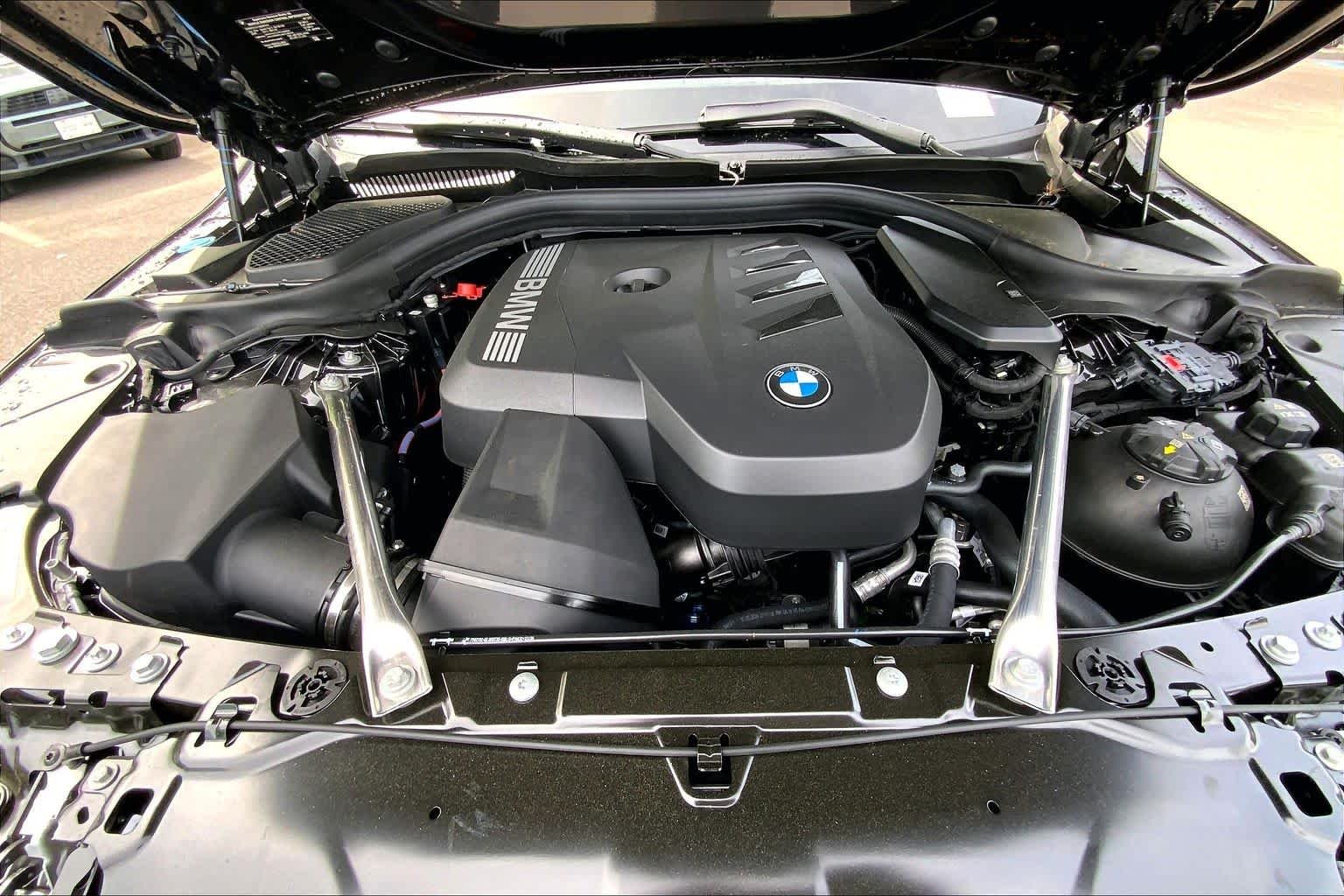 New 2027 Dark Graphite Metallic BMW 530i xDrive image 16