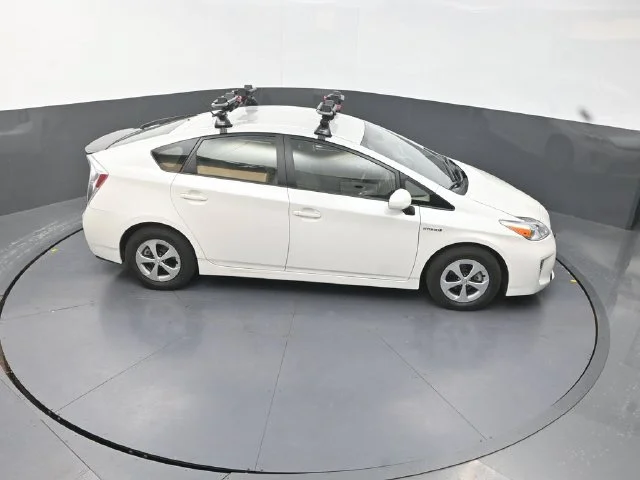 Used 2013 White Toyota Two image 30