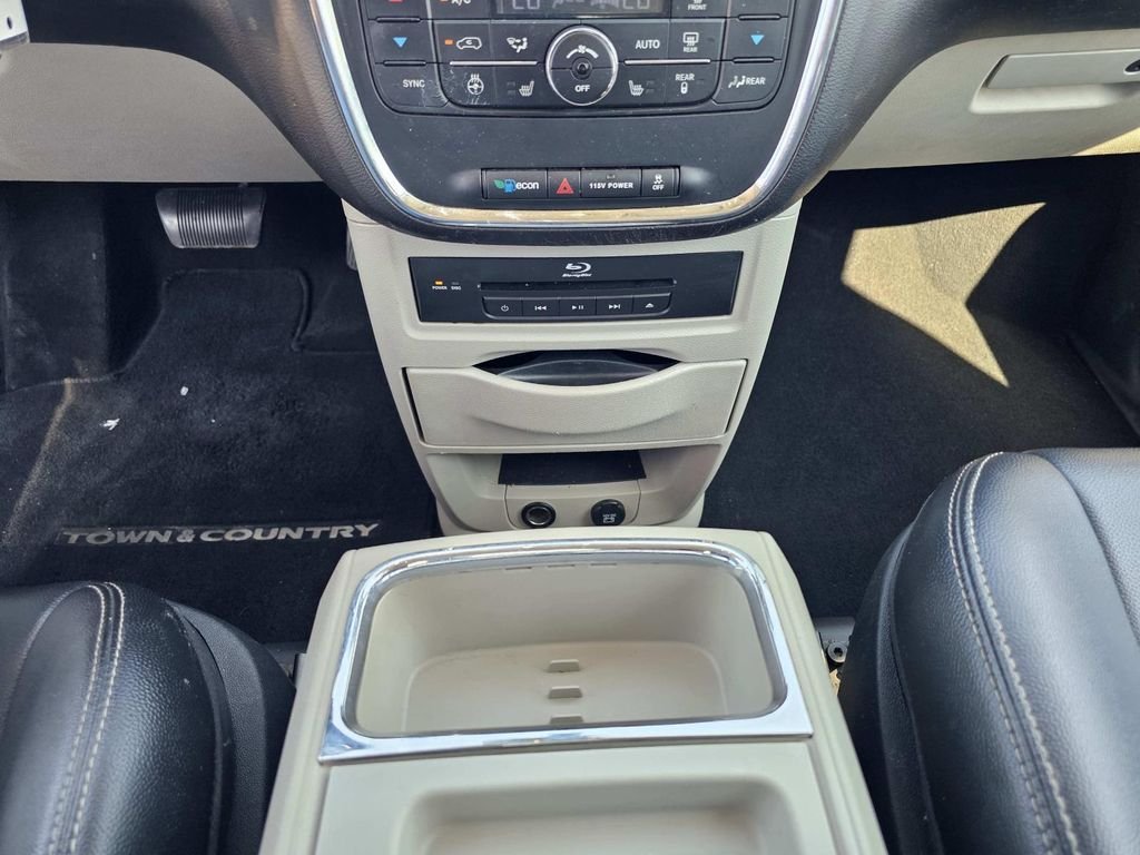 Used 2015 Black Chrysler Touring-L image 29