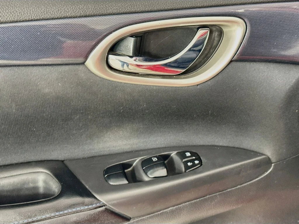 Used 2018 Red Nissan SR image 19