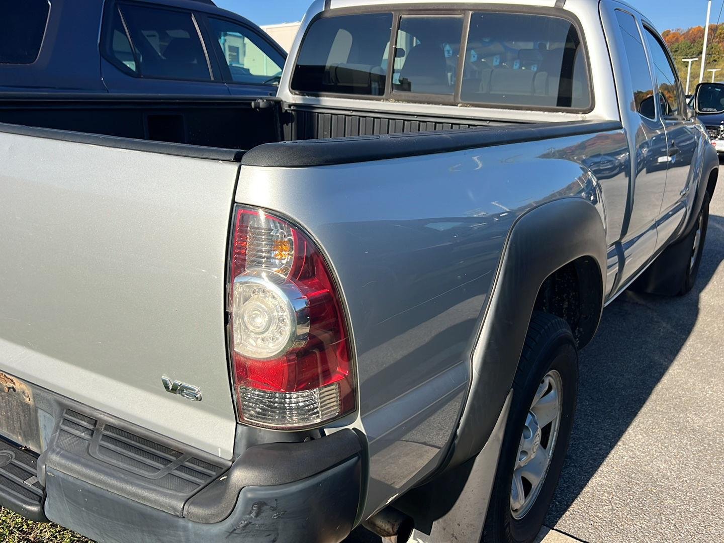 Used 2011 Silver Streak Mica TOYOTA ACCCAB image 3
