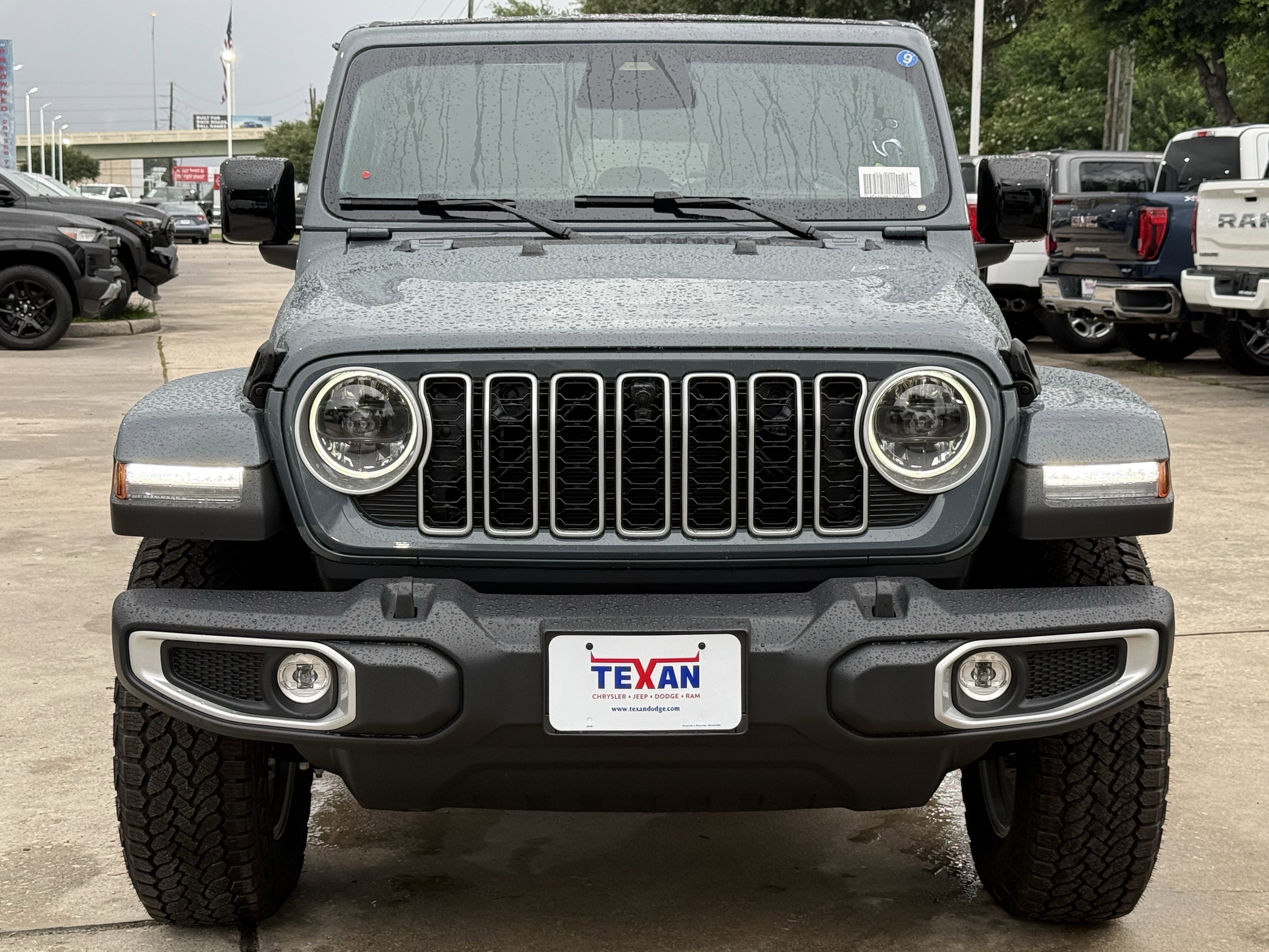 New 2026 Anvil Clear-Coat Exterior Paint Jeep Sahara image 6