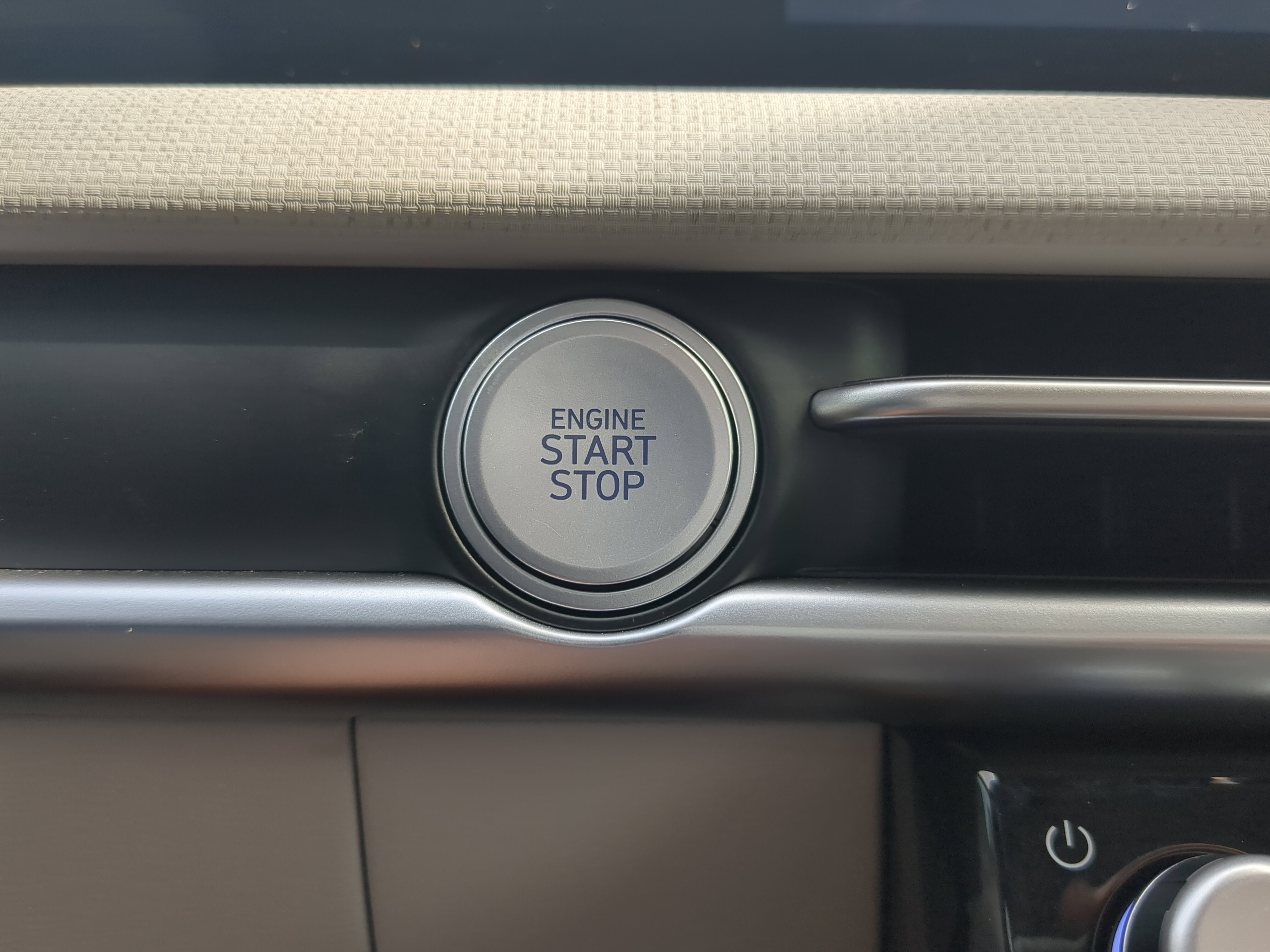 Used 2025 Ecotronic Gray Hyundai SEL Convenience image 29