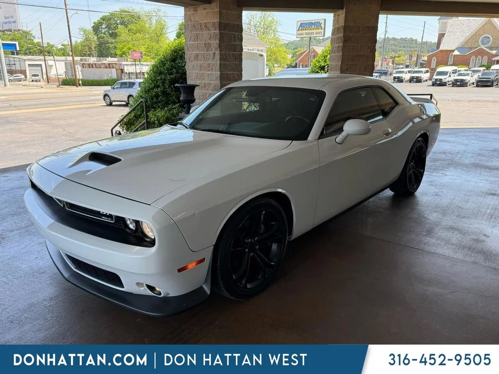 2022 Dodge Challenger GT Auto's photo