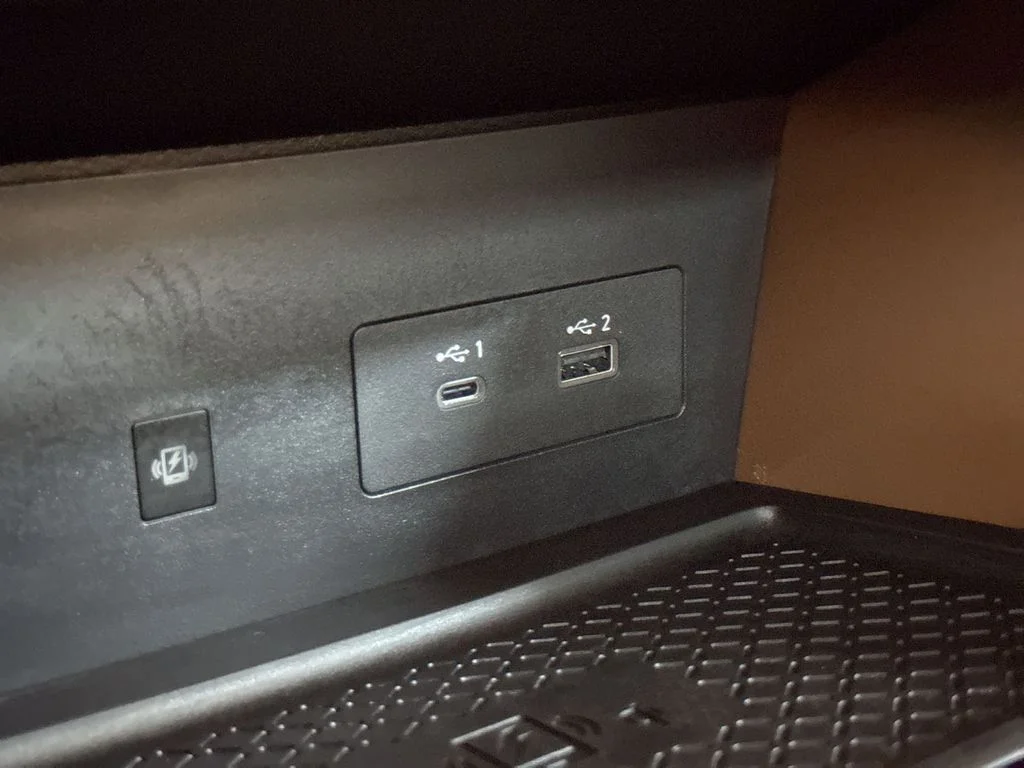 Used 2025 Gun Metallic Nissan Platinum image 34