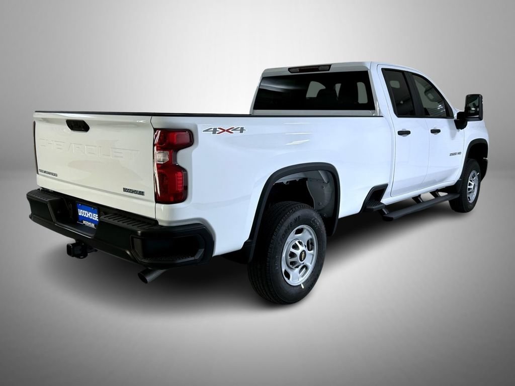 New 2026 Summit White Chevrolet WT image 5