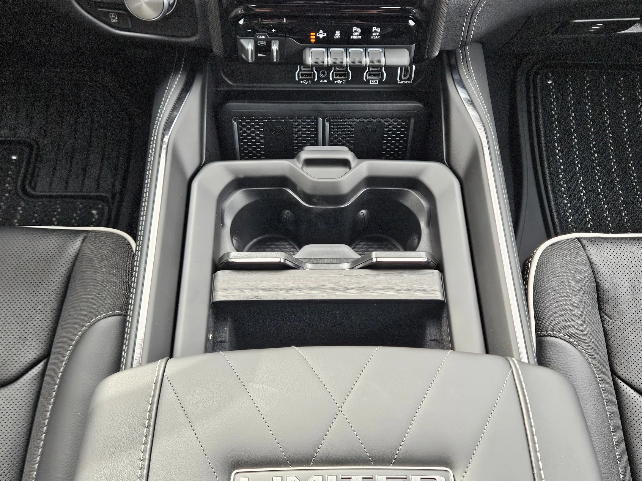 2026 RAM 1500 Limited - Photo 12