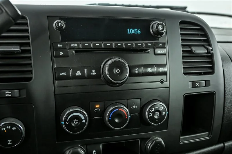 Used 2013 Summit White GMC SLE image 24