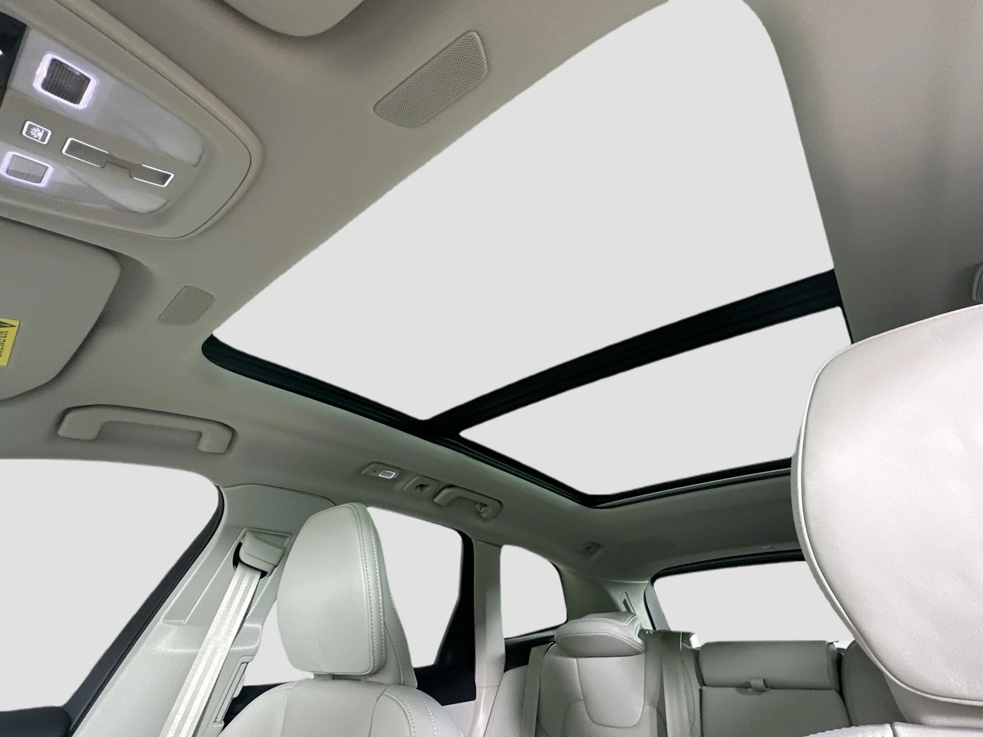 New 2026 Bright Dusk Volvo Ultra image 23