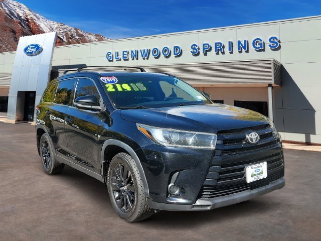 2019 Toyota Highlander SE