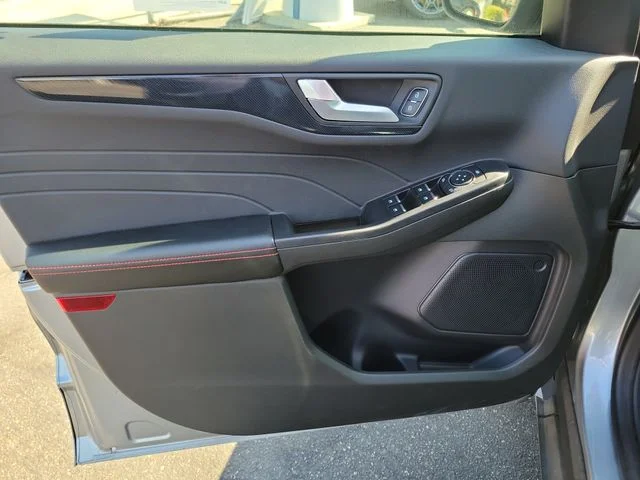 2024 Ford Escape ST-Line - Photo 18