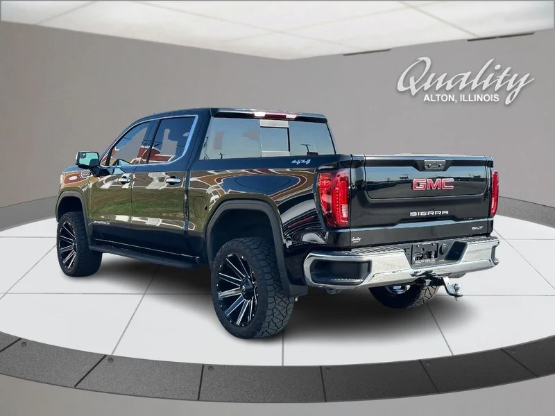 Used 2025 Onyx Black GMC SLT image 6