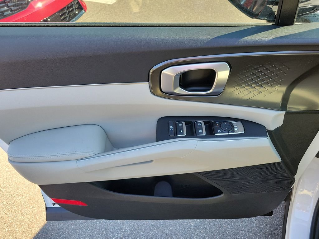 New 2026 White Kia S image 20