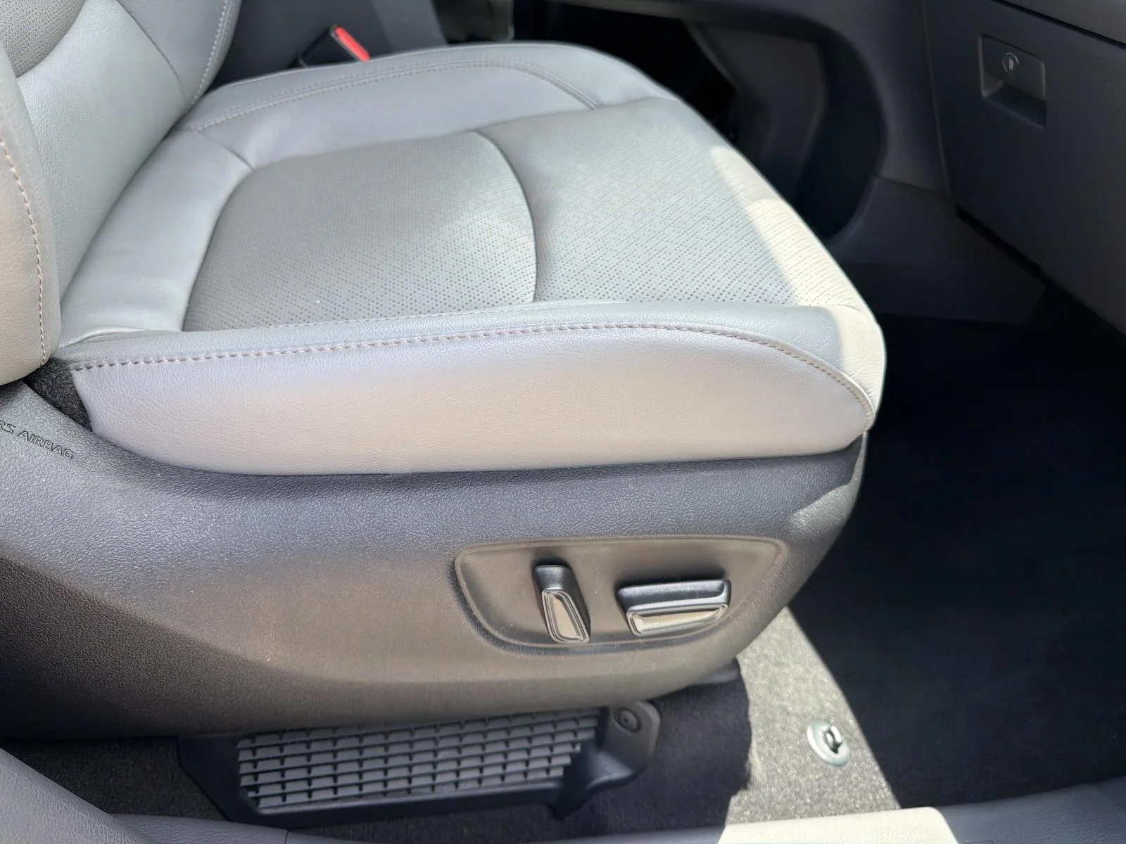 Used 2023 Beige Toyota Limited AWD 7-Passenger (Natl) image 12