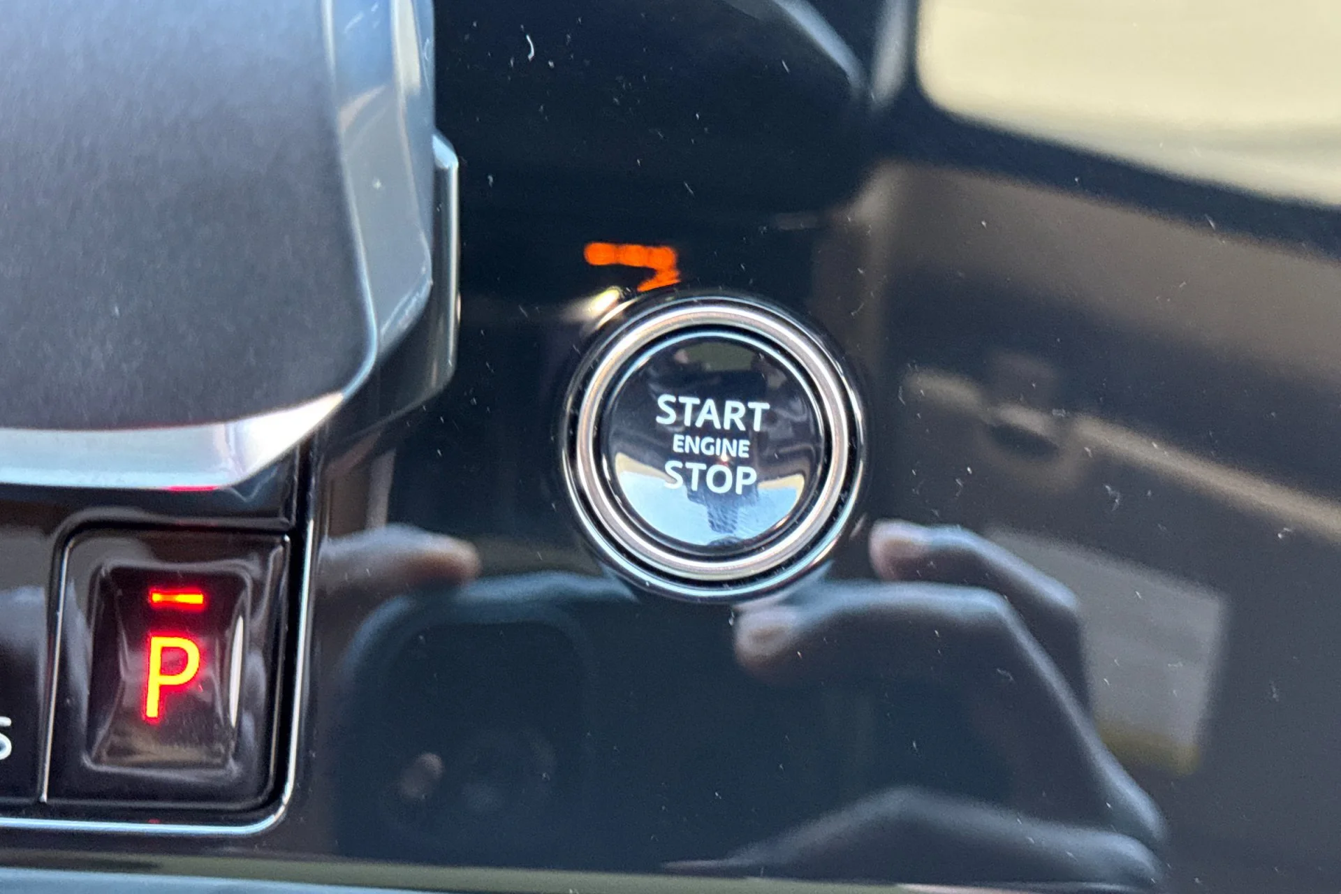 New 2026 British Racing Green Land Rover Dynamic SE image 24