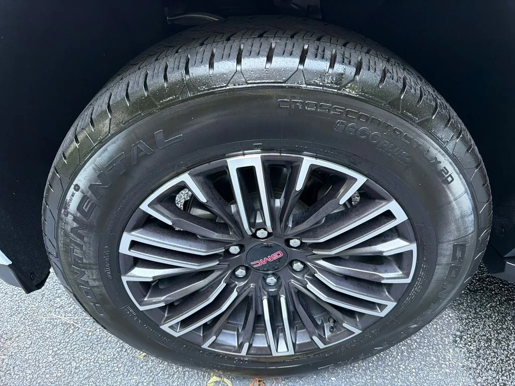 Used 2025 White GMC Elevation image 11