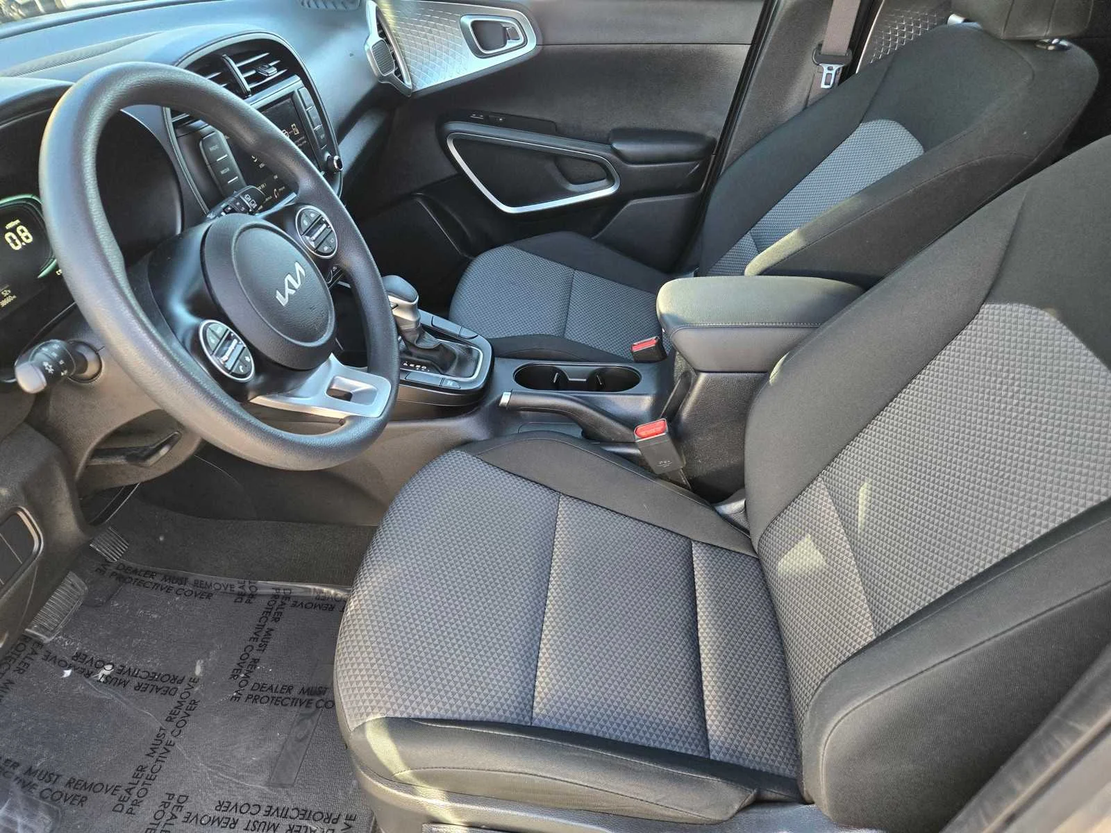 Used 2025  Kia LX image 19