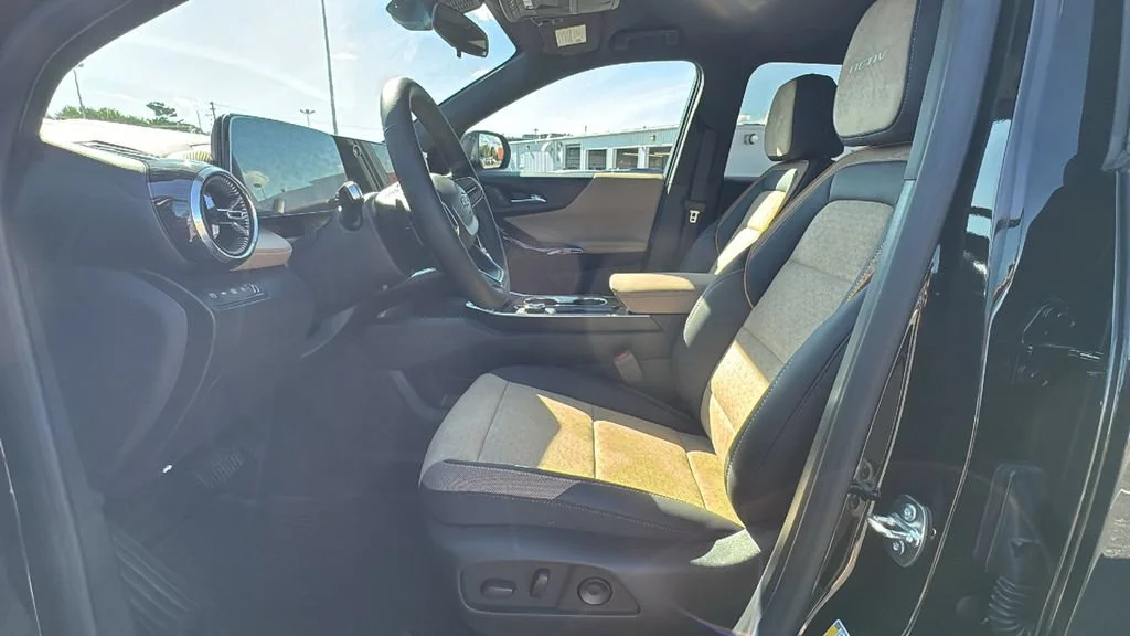 New 2027 Mosaic Black Metallic Chevrolet ACTIV image 6