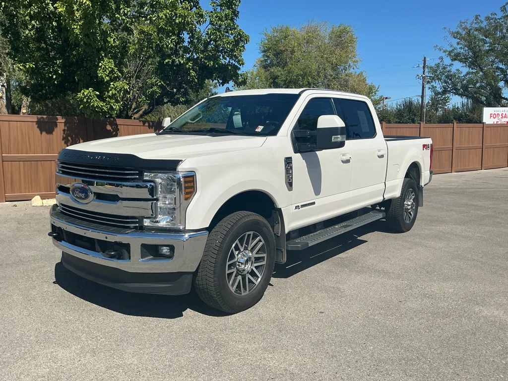 Used 2019 White Platinum Tri-Coat Metallic Ford LARIAT image 1