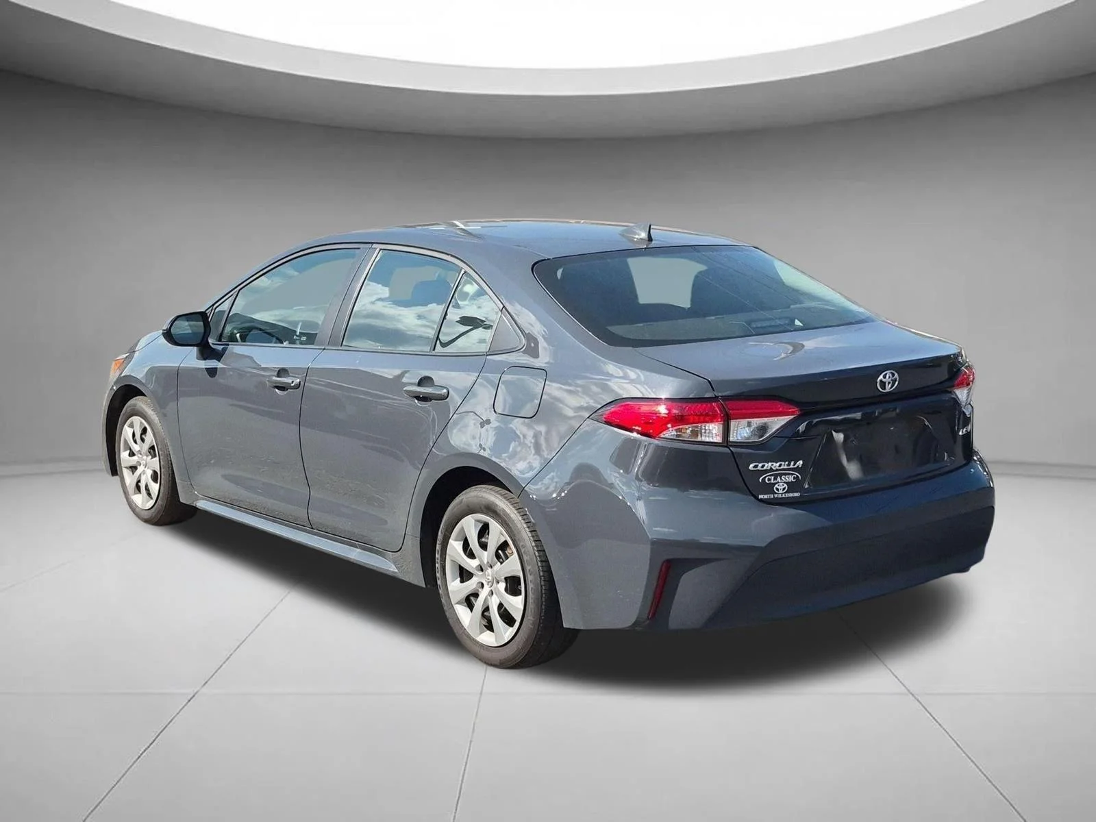 Used 2025 Underground Toyota LE image 3