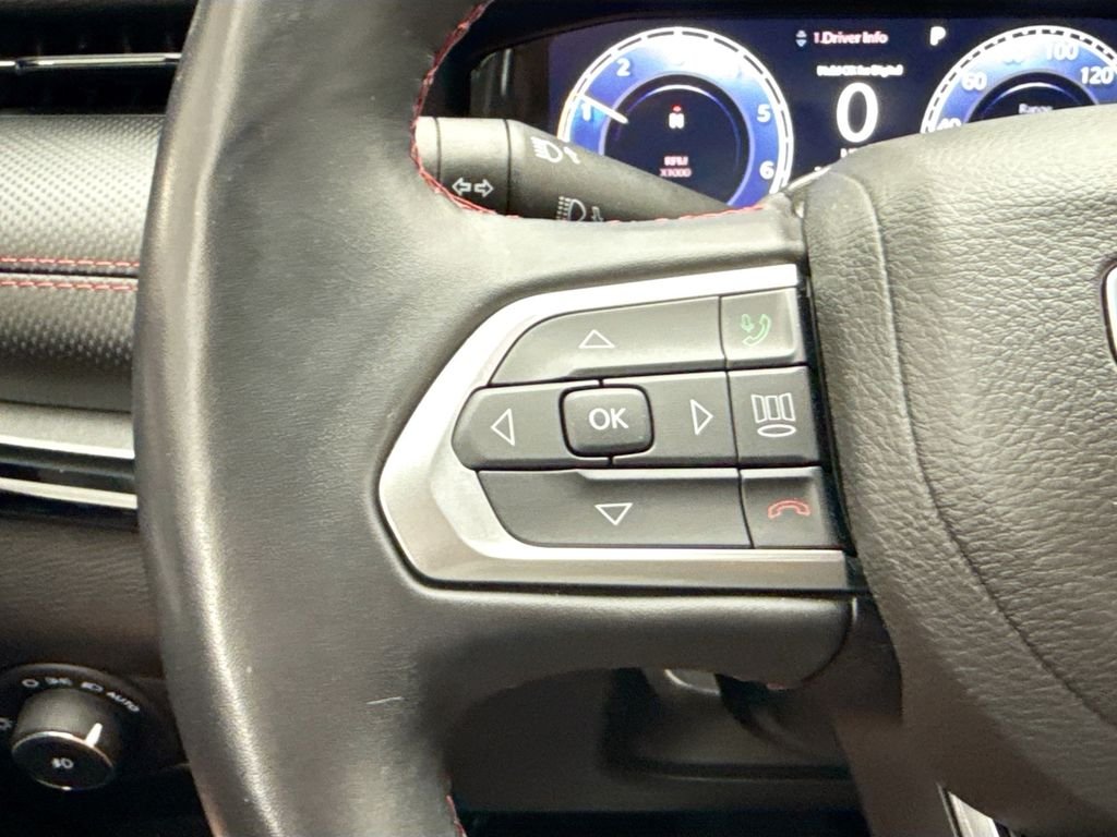 Used 2022 Diamond Black Jeep Trailhawk image 11