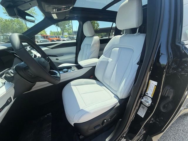 New 2026 Diamond Black Crystal Pearl-Coat Exterior Paint Jeep Limited image 21