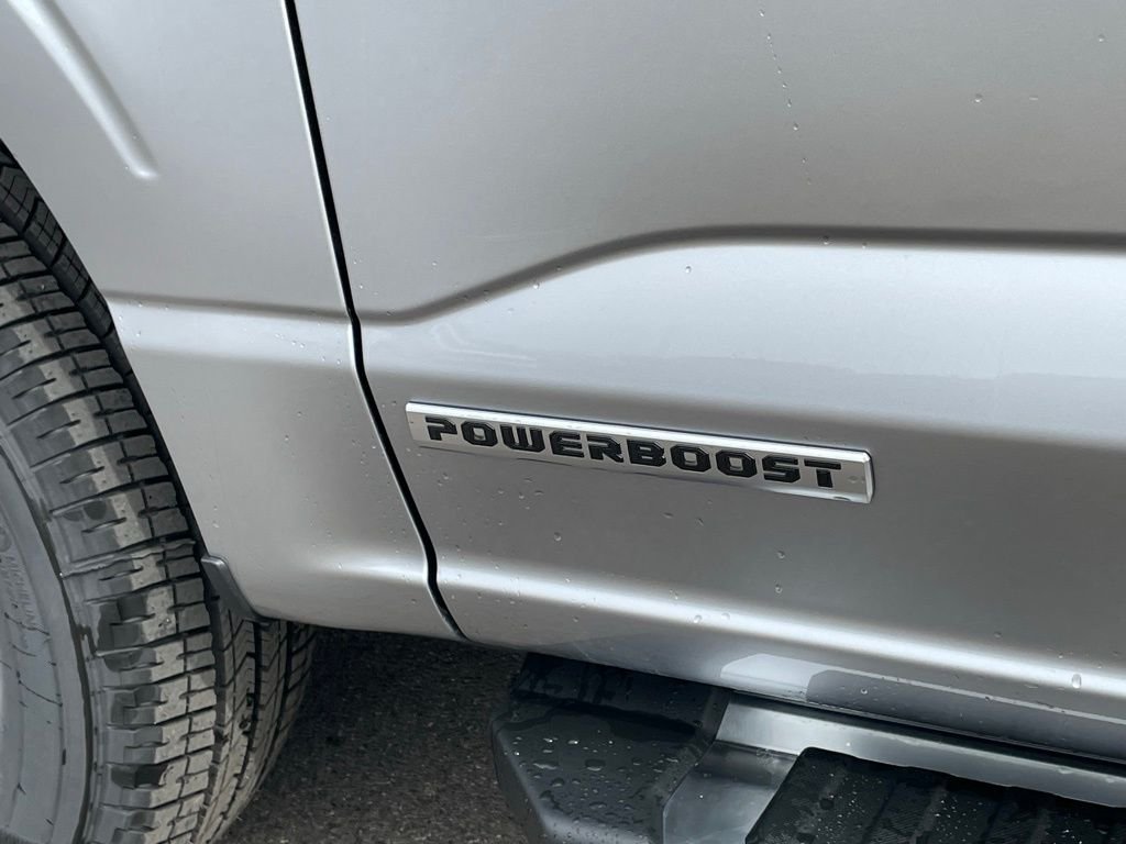 Used 2025 Silver Ford XLT image 11