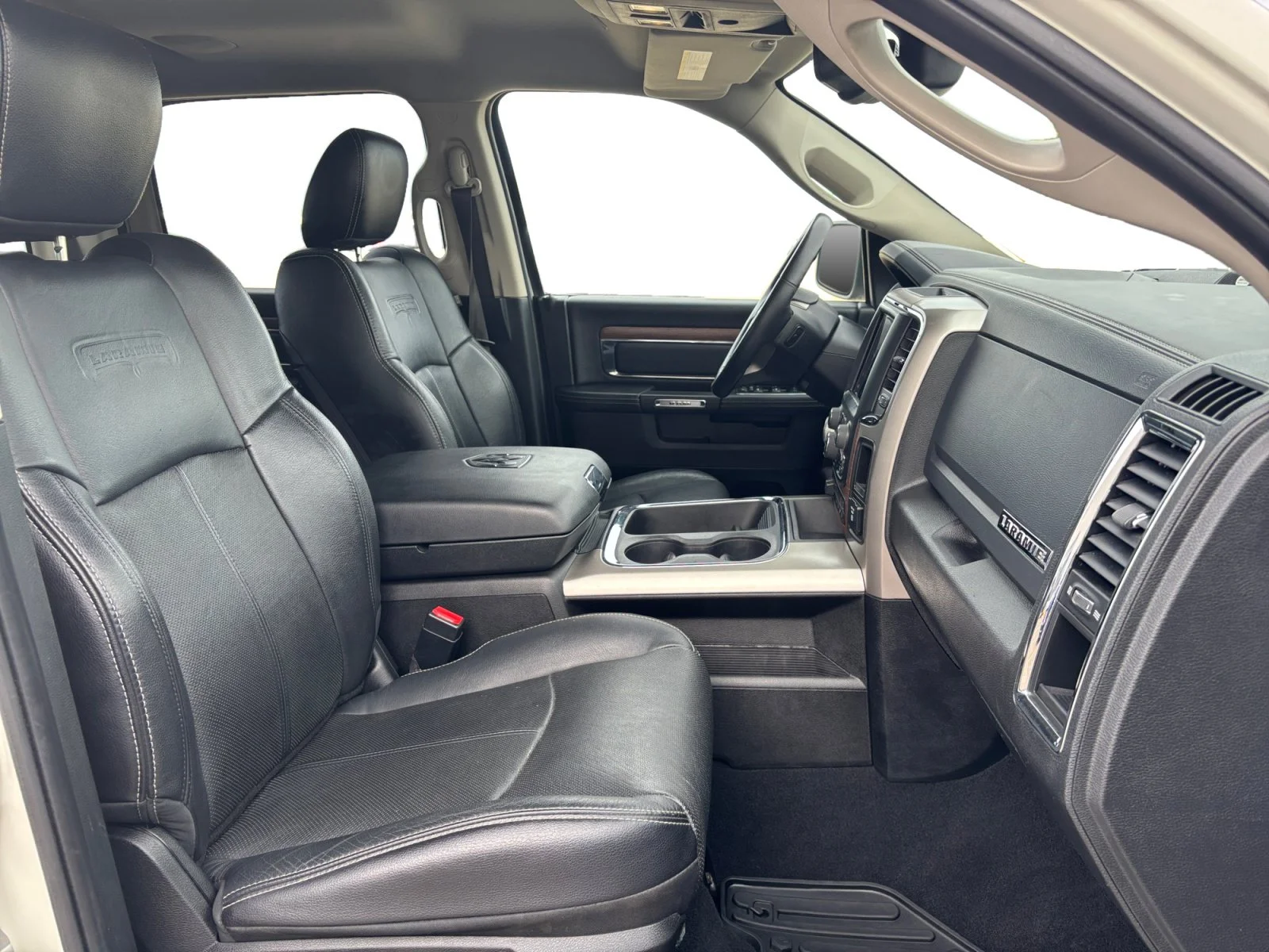 Used 2018 White Ram Laramie image 17