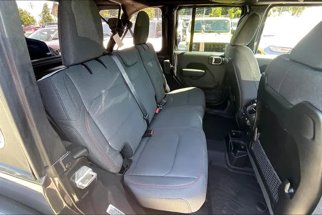 2025 Jeep Wrangler 4-Door Rubicon - Photo 23