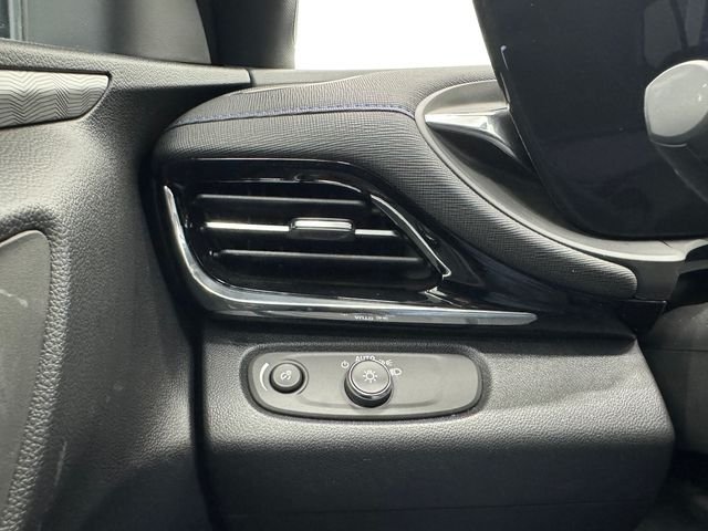 Used 2025 Summit White Buick Sport Touring image 38