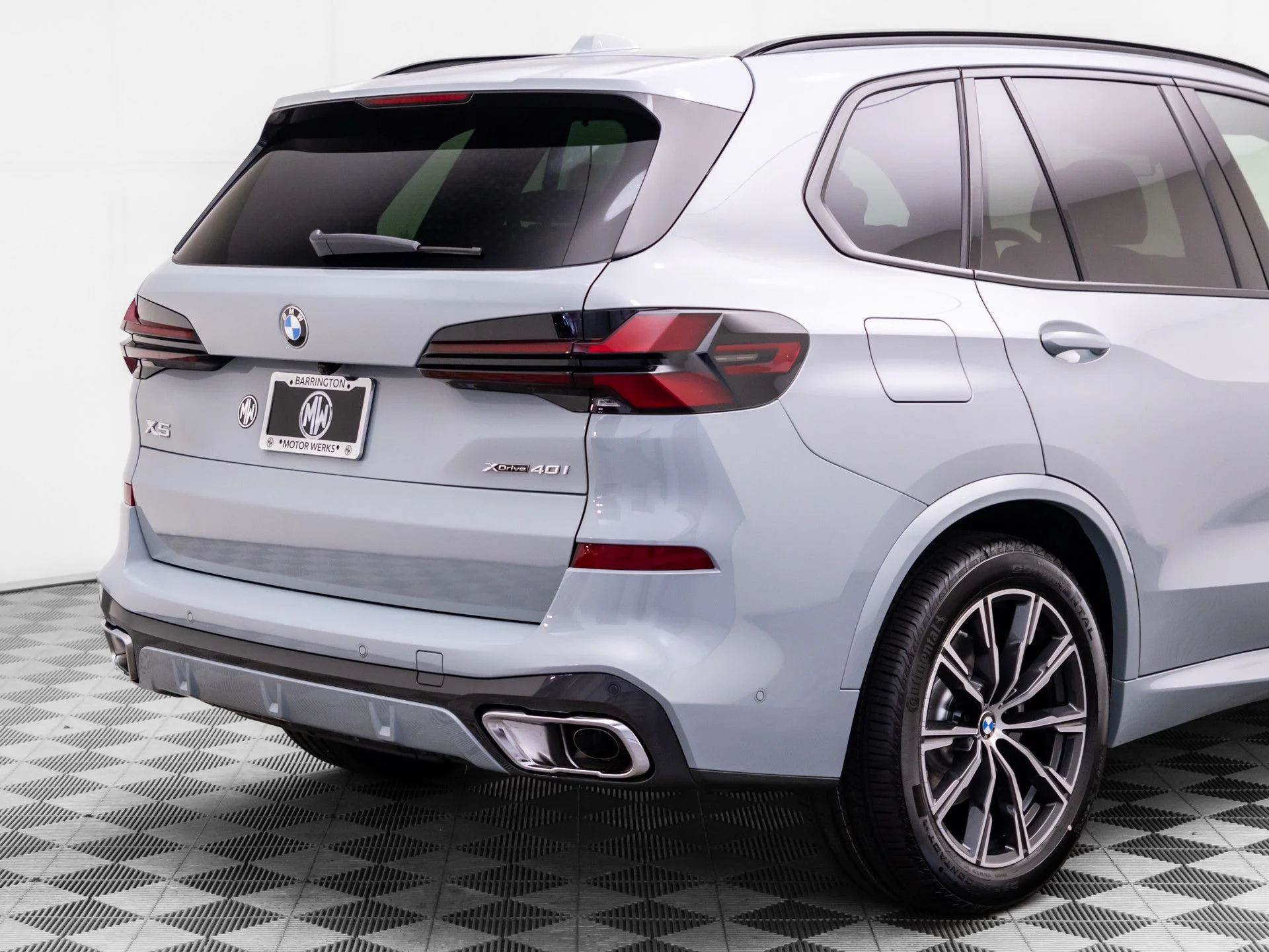 New 2026 Gray BMW xDrive40i image 31