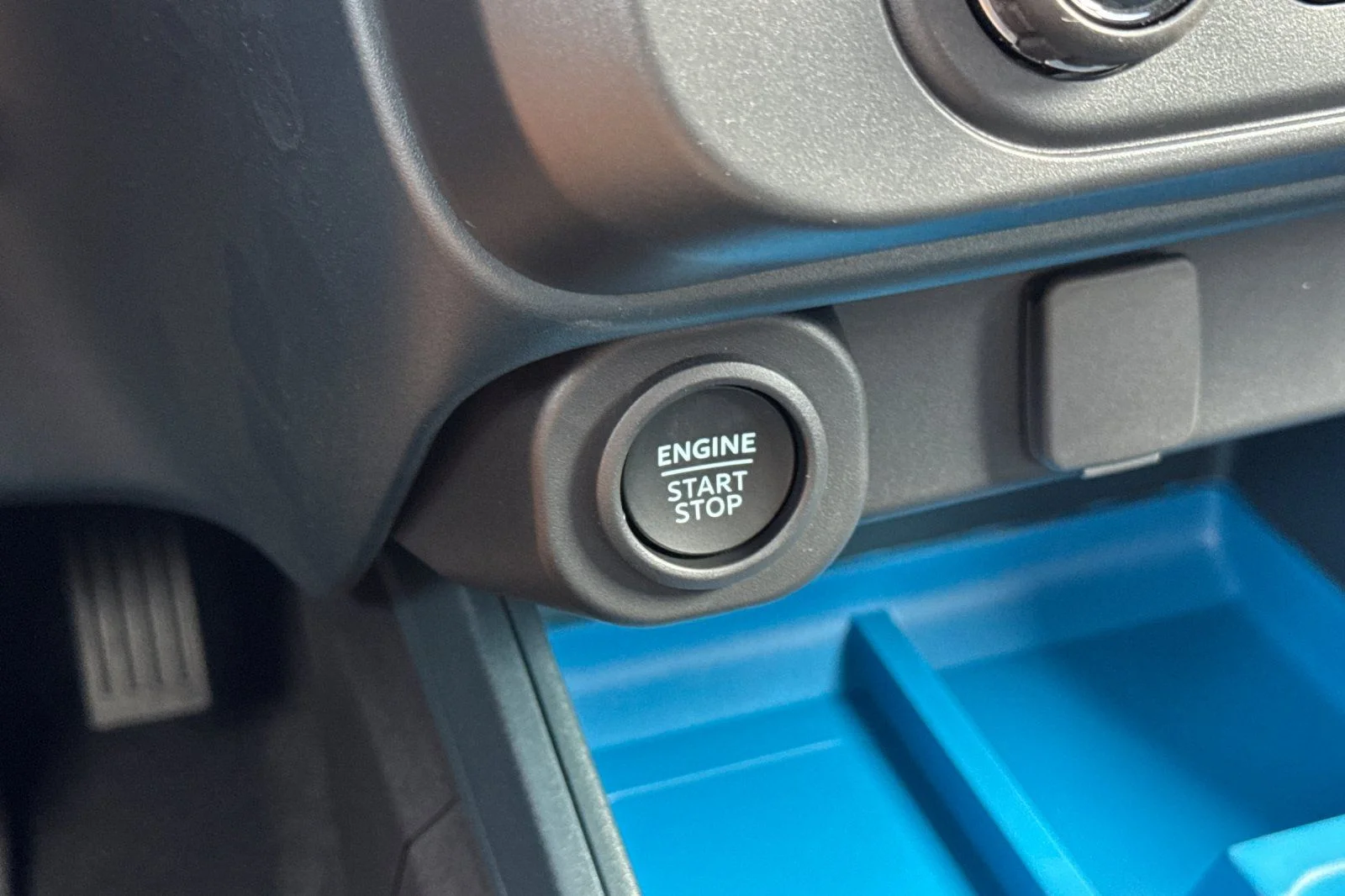 New 2026 Shadow Black Ford XLT image 24