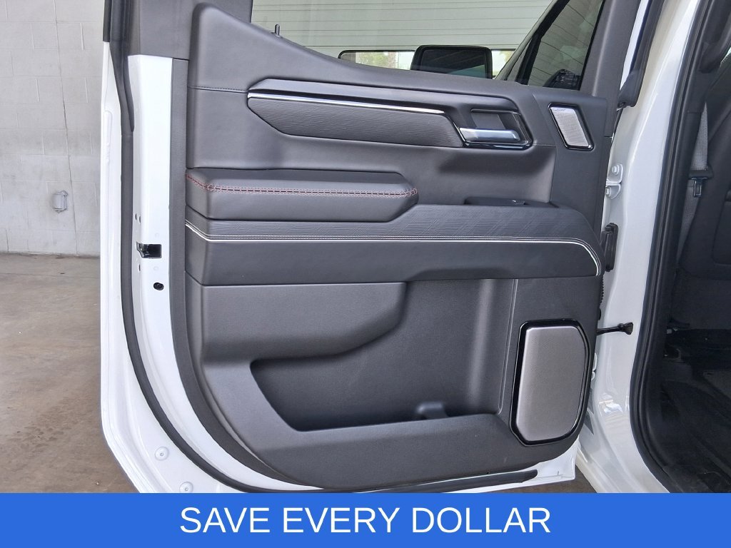 Used 2025 White GMC AT4X image 26