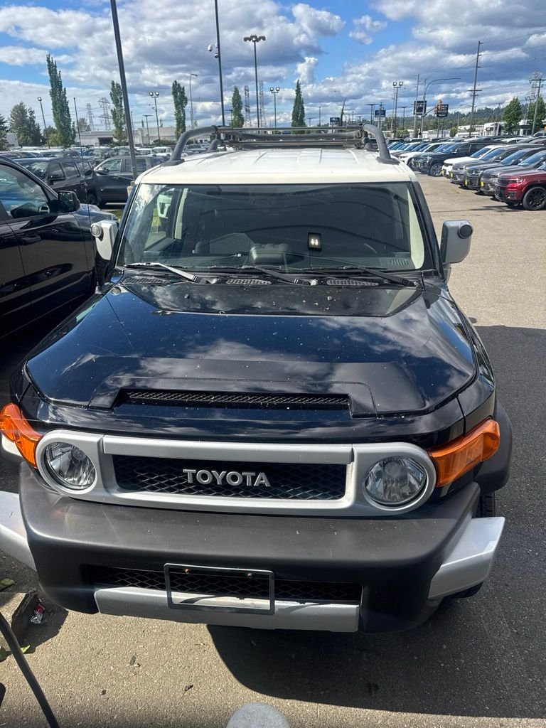 Used 2010  Toyota Base image 3