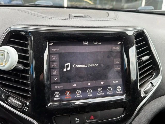 Used 2019 Black Jeep Limited image 5