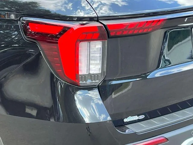 New 2026 Agate Black Metallic Ford Tremor® image 10