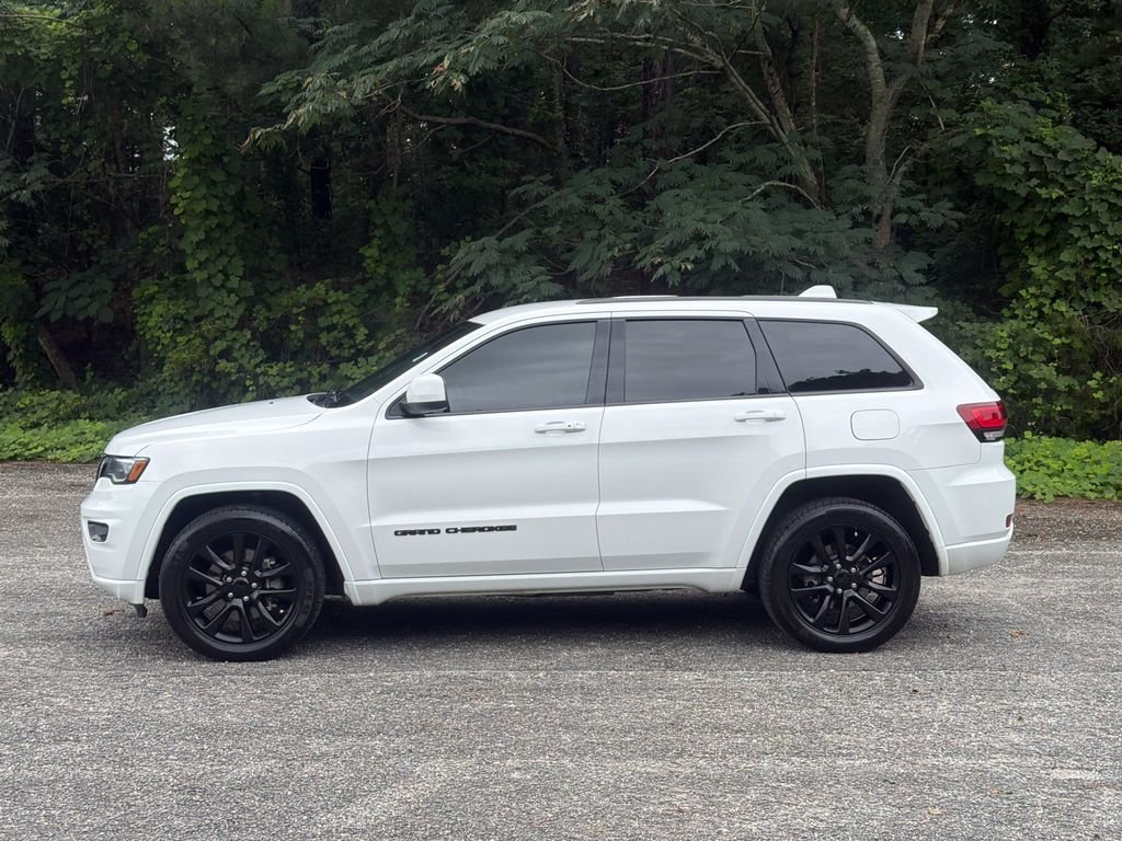 Used 2021 White Jeep Laredo X image 21