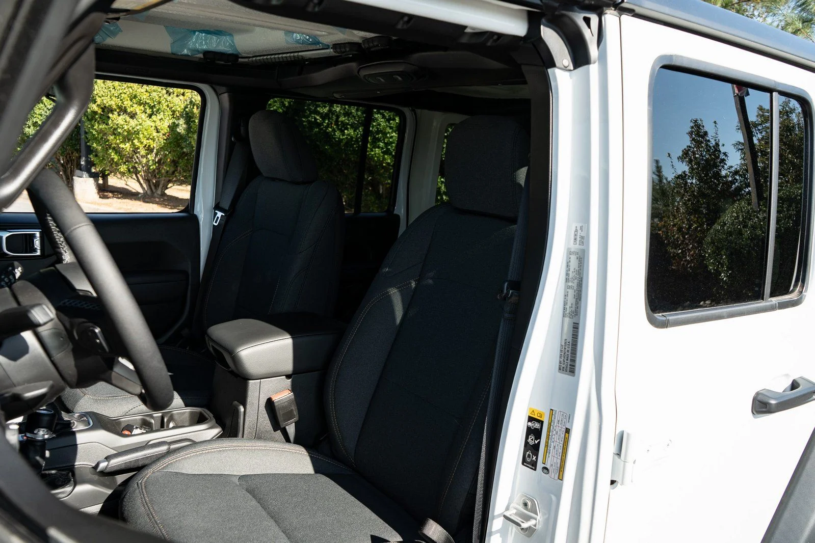 New 2026 Bright White Clear-Coat Exterior Paint Jeep Sport S image 15
