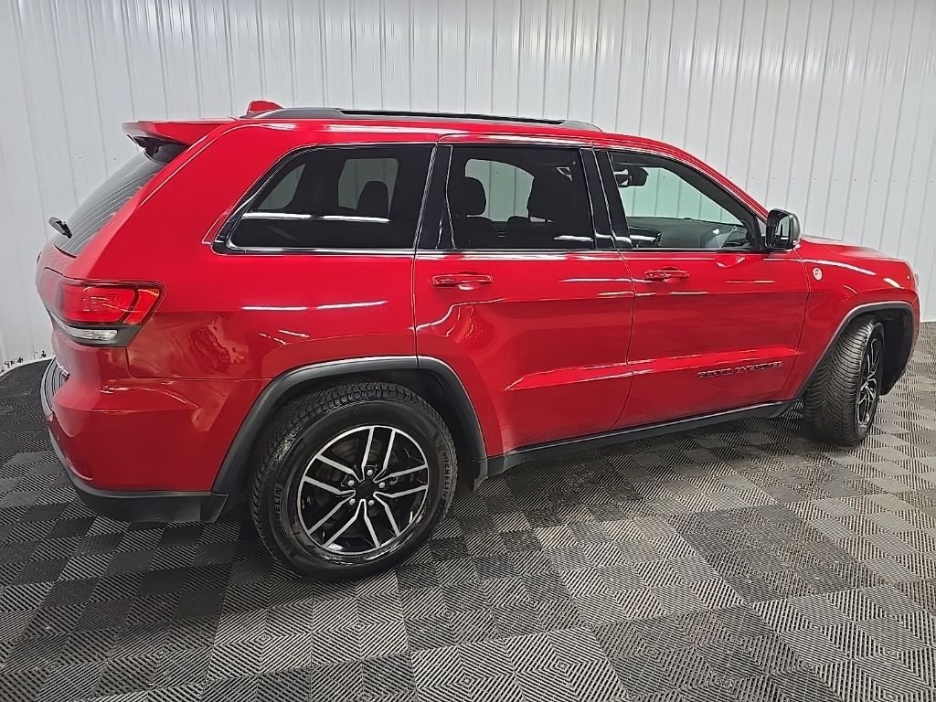 Used 2021 Red Line Jeep Trailhawk image 3