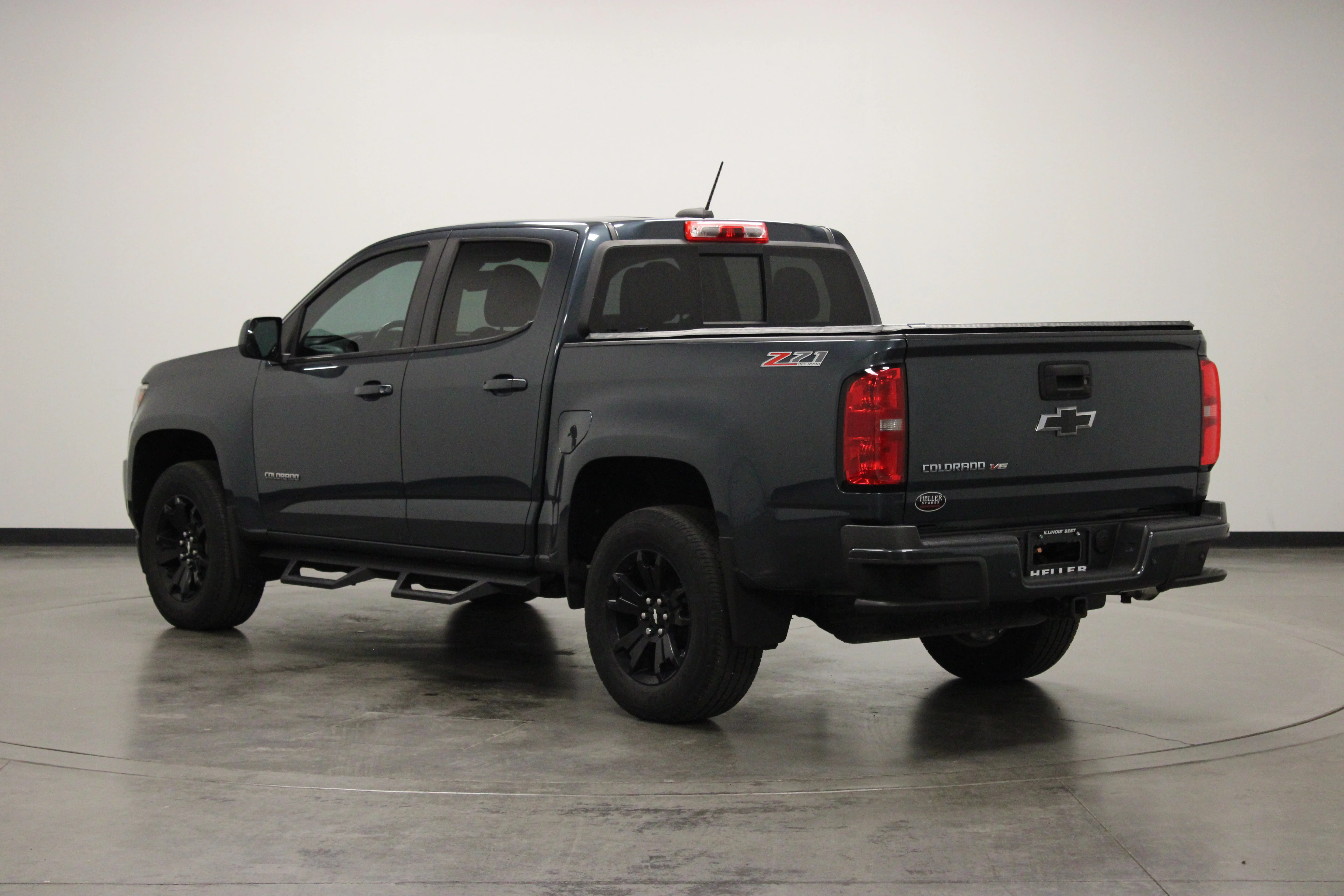 Used 2019 Shadow Gray Metallic Chevrolet Z71 image 6