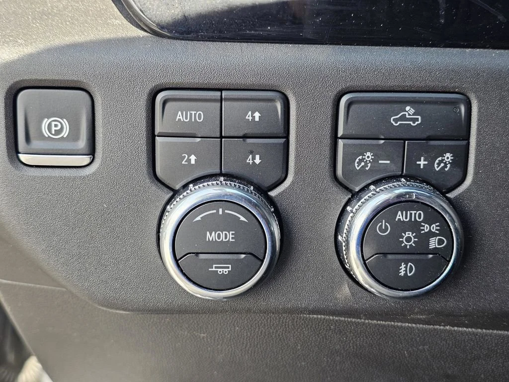 Used 2024 Sterling Metallic GMC Elevation image 20